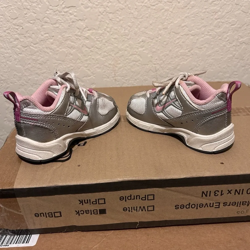 Vintage Y2K Nike INF LIT Attest Silver & Link Sneakers Shoes Infant Size 5 Rare